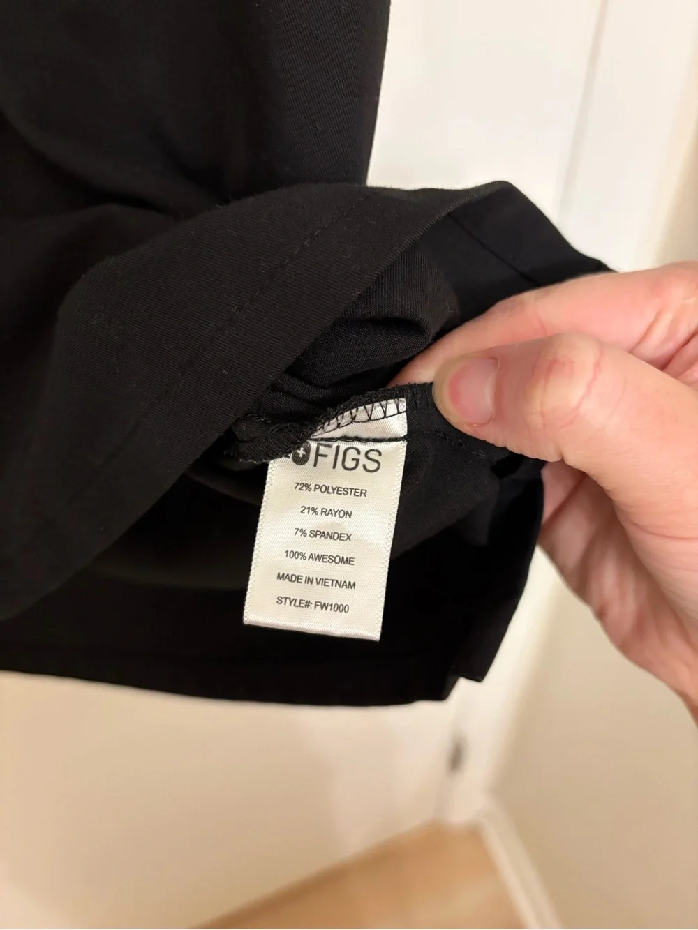 FIGS Catarina One-Pocket Scrub Top Black Women’s Size Medium